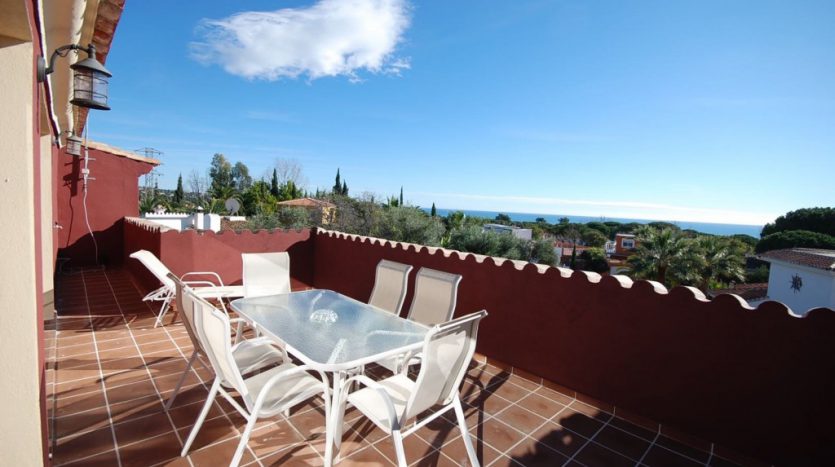 Villa with sea views for rent in El Rosario - image 009-835x467 on https://www.laconchaliving.com