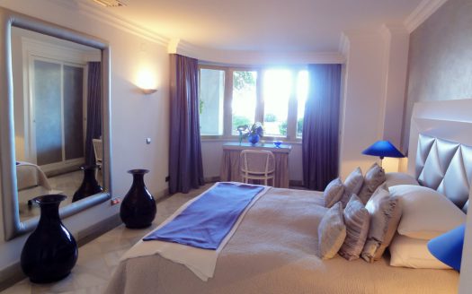 Beachfront apartment in Grey d’Albion, Puerto Banus