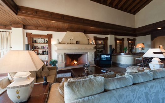 Rustic villa in La Zagaleta