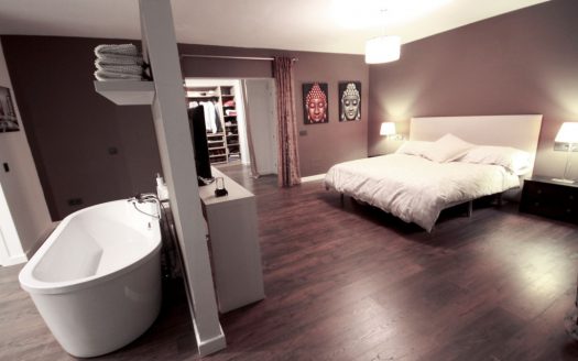 Modern villa close to the sea