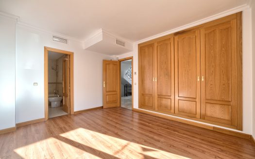 Semi detached villa in Marbella centre