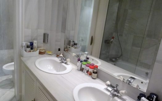 Beachfront apartment in Grey d’Albion, Puerto Banus