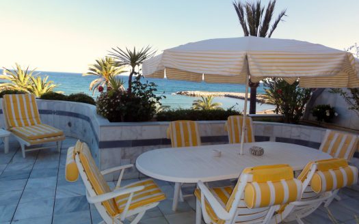 Beachfront apartment in Grey d’Albion, Puerto Banus