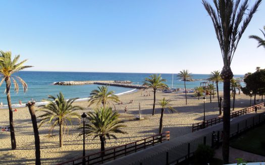 Beachfront apartment in Grey d’Albion, Puerto Banus