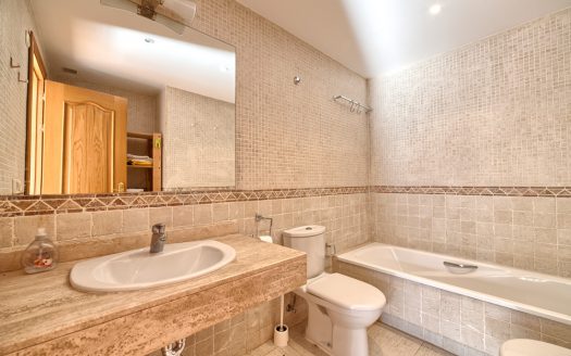 Semi detached villa in Marbella centre