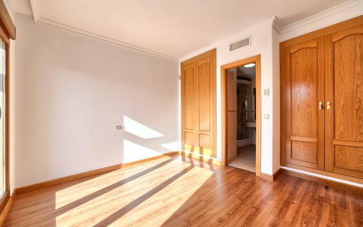 Semi detached villa in Marbella centre