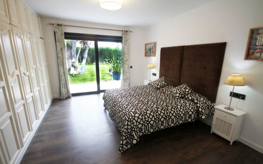 Modern villa close to the sea