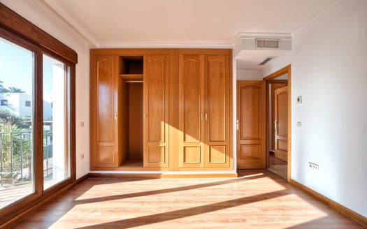 Semi detached villa in Marbella centre