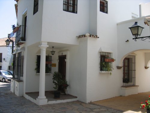 Townhouse in Nagueles - image 188 on https://www.laconchaliving.com