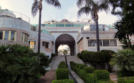 Beachfront apartment in Grey d’Albion, Puerto Banus