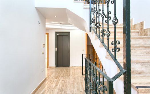 Semi detached villa in Marbella centre