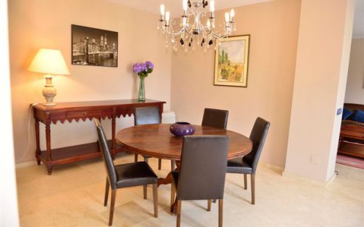 Villa in Nueva Andalucia