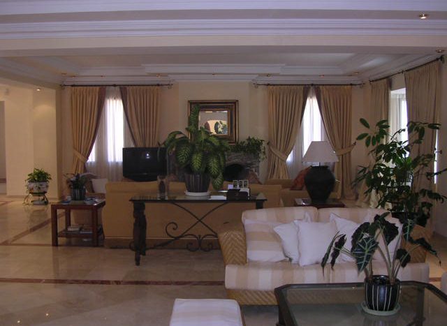 Villa in Las Chapas - image 3-salon-640x467 on https://www.laconchaliving.com