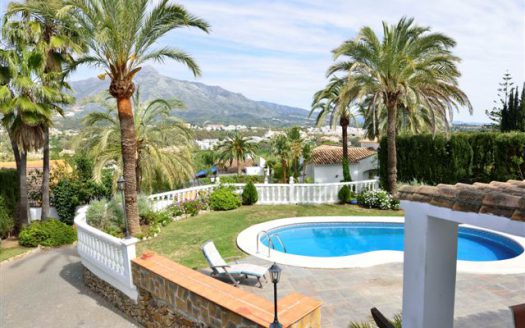 Villa in Nueva Andalucia