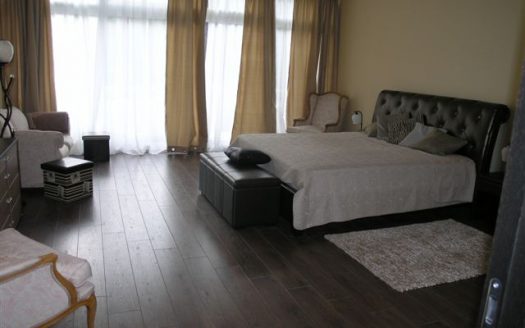 Apartment in Golden M