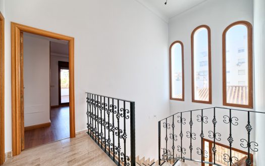 Semi detached villa in Marbella centre