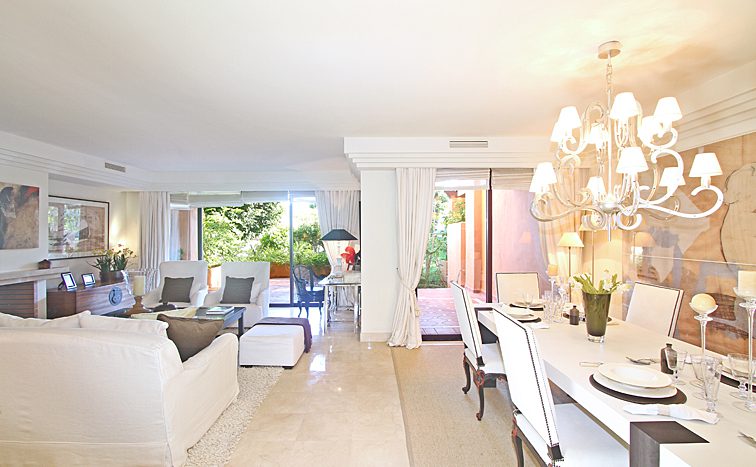 Puerto Banus - Alzambra Hill Club luxury apartment - image Alzambra-3-756x467 on https://www.laconchaliving.com