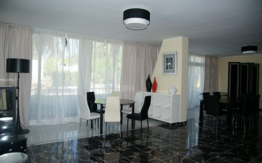 SEA FRONT APARTMENT IN THE GOLDEN MILE