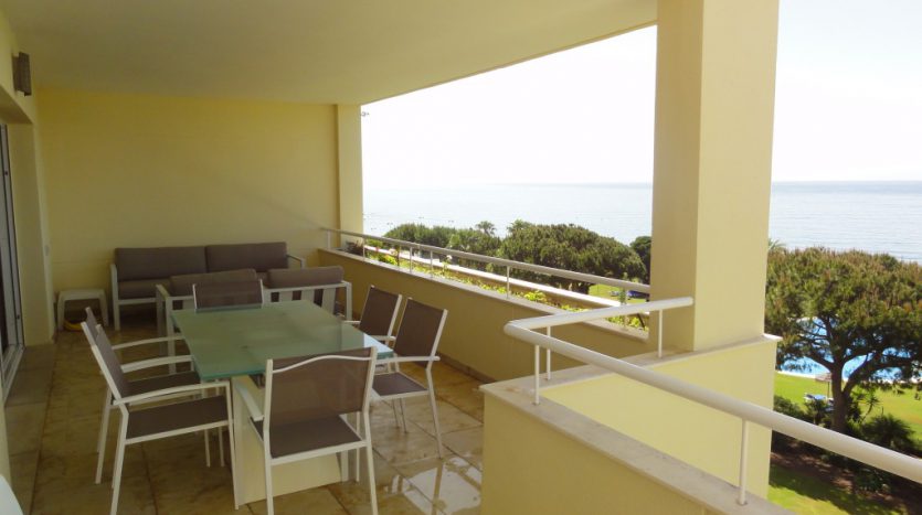 Cabopino - Excellent beachfront duplex penthouse - image Los-Granados-de-Cabopino-1-12-835x467 on https://www.laconchaliving.com