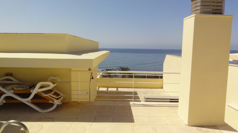 Cabopino - Excellent beachfront duplex penthouse - image Los-Granados-de-Cabopino-1-9-835x467 on https://www.laconchaliving.com