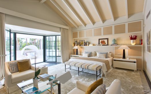 Luxury beach-side villa for sale in Guadalmina Costa del Sol