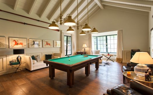 Luxury beach-side villa for sale in Guadalmina Costa del Sol