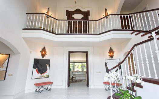 Luxury beach-side villa for sale in Guadalmina Costa del Sol