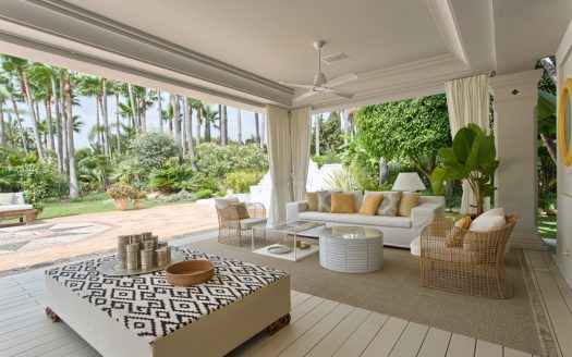 Luxury beach-side villa for sale in Guadalmina Costa del Sol