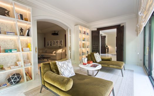 Luxury beach-side villa for sale in Guadalmina Costa del Sol