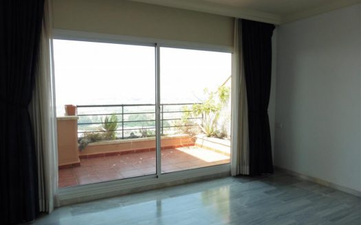 Просторная квартира в Магна Марбелья