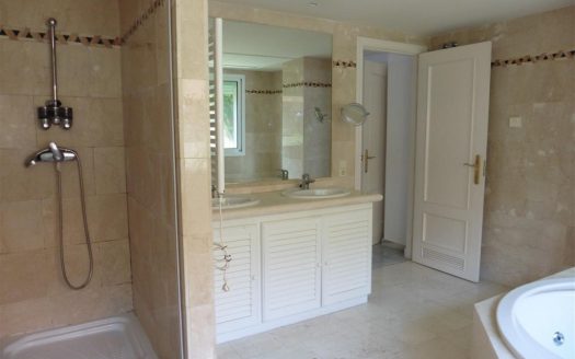 Просторная квартира в Магна Марбелья