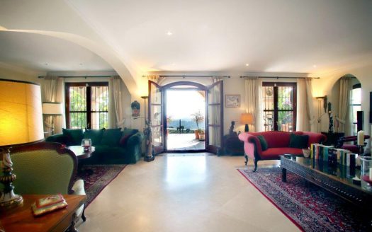 Rustic villa at Monte Mayor