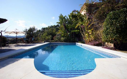 Rustic villa at Monte Mayor