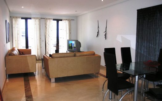 Apartment in Los Arqueros Golf with sea views