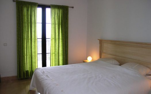 Apartment in Los Arqueros Golf with sea views