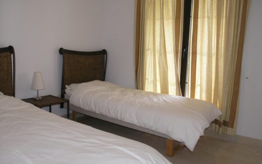 Apartment in Los Arqueros Golf with sea views