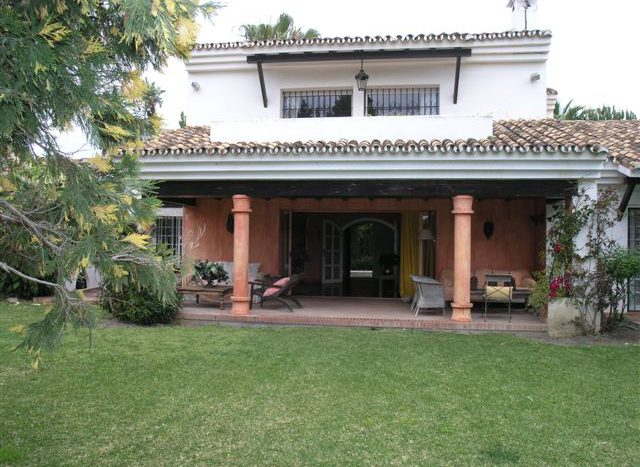 Villa in Guadalmina - image P4173302-640x467 on https://www.laconchaliving.com