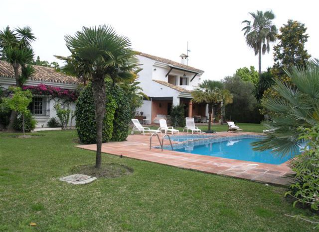 Villa in Guadalmina - image P4173318-640x467 on https://www.laconchaliving.com