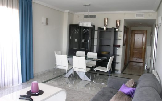 APARTMENT IN PUERTO BANUS