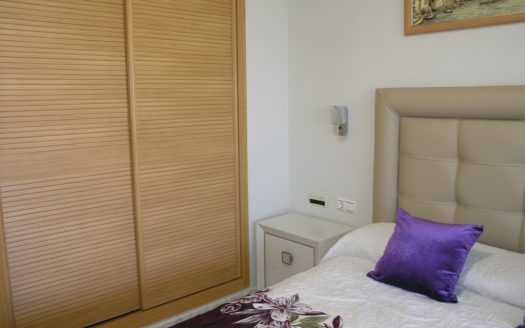 APARTMENT IN PUERTO BANUS