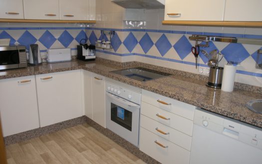 APARTMENT IN PUERTO BANUS