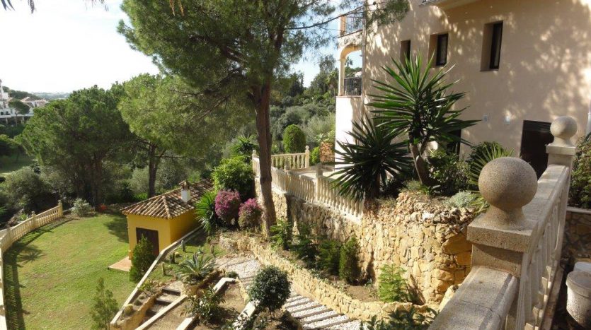 Beautiful villa in La Quinta Golf - image Q-835x467 on https://www.laconchaliving.com