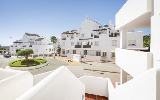 Sunny apartment in Valle Romano Estepona