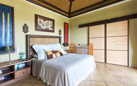 Comfortable villa for sale with panoramic sea and mountain views