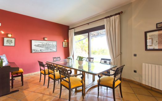 Comfortable villa for sale with panoramic sea and mountain views