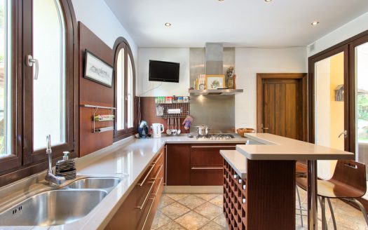 Comfortable villa for sale with panoramic sea and mountain views