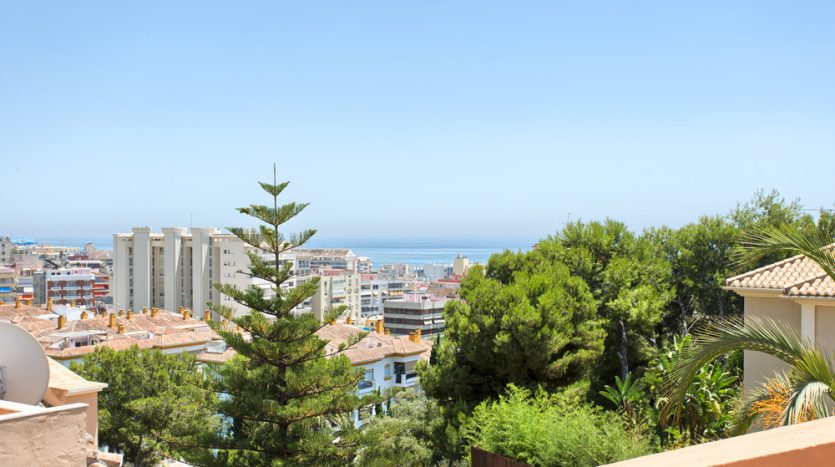 Spacious family villa for sale in Marbella - image Villa-for-sale-in-Marbella-18-835x467 on https://www.laconchaliving.com