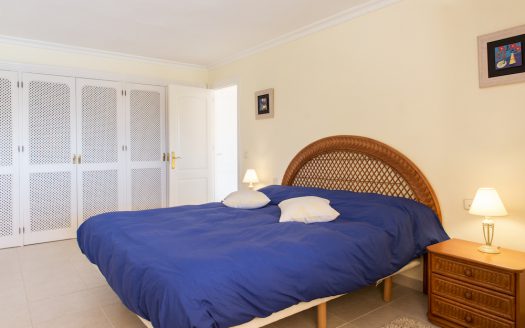 Villa for sale with golf and sea views