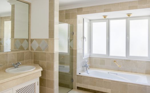 Villa for sale with golf and sea views