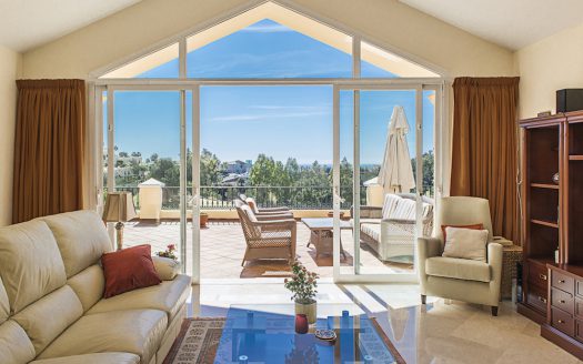 Villa for sale with golf and sea views